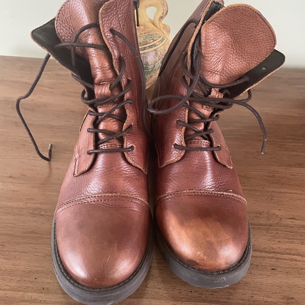 Aldo women’s combat boot size 6